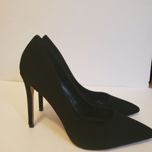 EUC STEVE MADDEN black suede heels size 8